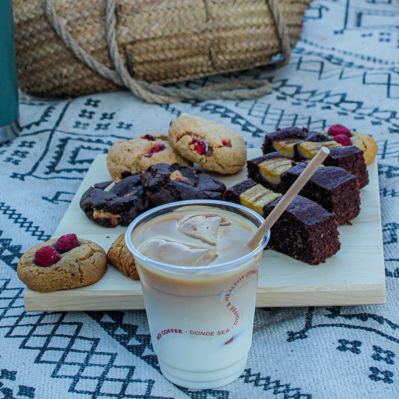 Iced latte + fondo reposteria